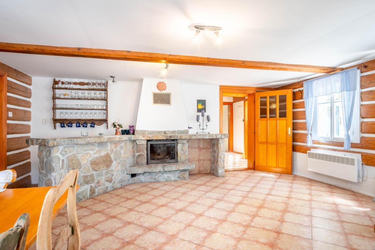 Roubenka Mustelka Apartamento Rokytnice nad Jizerou Exterior foto